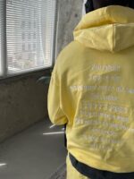 Мужской Желтый Костюм Комплект Худи Шорты Оверсайз с Вышивкой на Спине