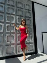 Женское Легкое Длинное Красное Платье на Бретелях с Шнуровкой на Спине