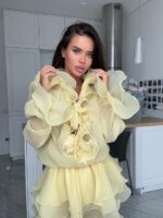 Женское Воздушное Объемное Желтое Платье Мини с Рюшами и Цветами