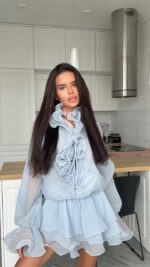 Женское Воздушное Объемное Голубое Платье Мини с Рюшами и Цветами