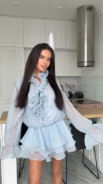 Женское Воздушное Объемное Голубое Платье Мини с Рюшами и Цветами