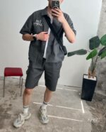 Мужской Коттоновый Графитовый Летний Костюм Рубашка Шорты Свободного Кроя с Вышивкой и Накладными Карманами