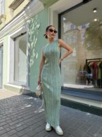 Женское Длинное Мятное Платье Макси без Рукавов у Фактурную Полоску