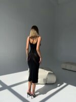 Женское Летнее Вязаное Черное Платье Миди с Ажурным Узором и Вырезом на Спине