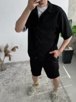 Мужской Свободный Летний Черный Костюм Рубашка Шорты в Рубчик