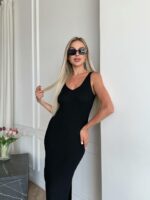 Женское Летнее Черное Платье - Длинное из Фактурной Ткани с Разрезом Сбоку