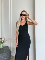Женское Летнее Черное Платье - Длинное из Фактурной Ткани с Разрезом Сбоку