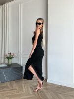Женское Летнее Черное Платье - Длинное из Фактурной Ткани с Разрезом Сбоку