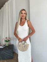 Женское Летнее Белое Платье - Длинное из Фактурной Ткани с Разрезом Сбоку