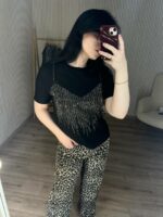 Женская Черная Футболка Свободного Кроя со Стразами Имитирующие Топ