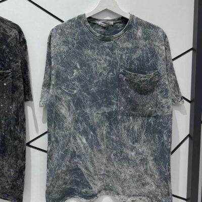 Женская Свободная Серая Футболка Варенка Тай Дай со Стразами на Кармане