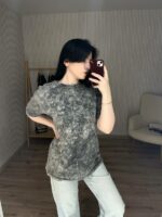 Женская Серая Футболка Варенка Свободного Кроя с Камнями Стразами