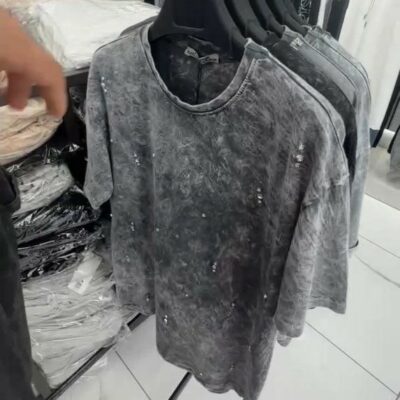 Женская Серая Футболка Варенка Свободного Кроя с Камнями Стразами