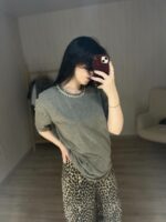 Женская Серая Футболка Варенка Свободного Кроя с Камушками на Воротнике