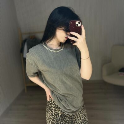 Женская Серая Футболка Варенка Свободного Кроя с Камушками на Воротнике