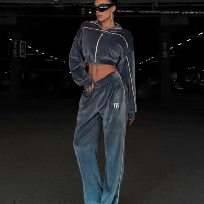 Женский Велюровый Темно-Серый Спортивный Костюм с Кантом - Укороченная Кофта на Змейке + Широкие Штаны