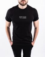 Мужская Базовая Хлопковая Черная Футболка с Надписью "Don't Push The Horses"