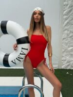 Женский Сдельный Красный Купальник на Тонких Бретелях с Шнуровками по Бокам