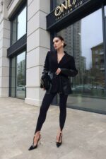 Женские Черные Леггинсы Микс с Фигурными Штрипками