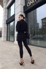 Женские Черные Леггинсы Микс с Фигурными Штрипками