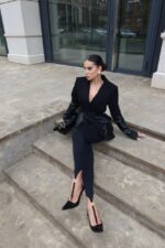 Женские Черные Леггинсы Микс с Фигурными Штрипками