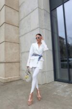 Женские Белые Леггинсы Микс с Фигурными Штрипками