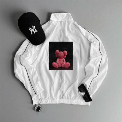 Мужская Свободная Белая Ветровка Олимпийка с Кантом и Принтом Kaws на Спине