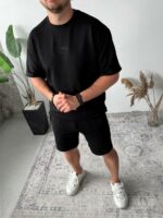 Мужской Черный Летний Костюм Футболка Шорты Свободного Кроя с Необработанными Краями