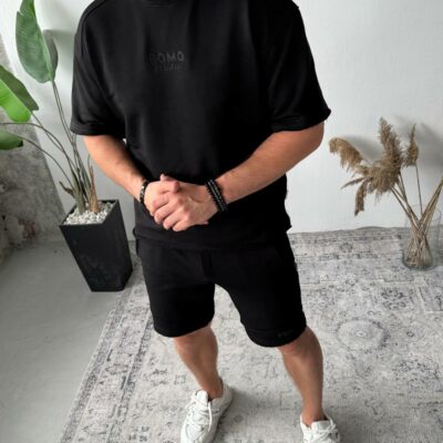 Мужской Черный Летний Костюм Футболка Шорты Свободного Кроя с Необработанными Краями