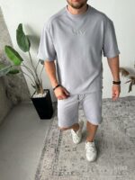 Мужской Серый Летний Костюм Футболка Шорты Свободного Кроя с Необработанными Краями