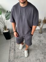 Мужской Графитовый Летний Костюм Футболка Шорты Свободного Кроя с Необработанными Краями