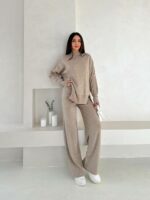 Женский Трикотажный Бежевый Костюм Двойка Оверсайз с Кантом - Свитер Свободного Кроя + Широкие Штаны
