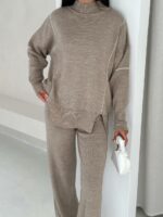 Женский Трикотажный Бежевый Костюм Двойка Оверсайз с Кантом - Свитер Свободного Кроя + Широкие Штаны