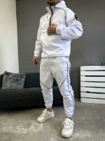 Мужской Ветрозащитный Белый Спортивный Костюм с Кантом и Нашивкой на Рукаве (Анорак + Джоггеры)