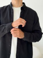 Мужская Плотная Хлопковая Черная Рубашка Прямого Кроя с Карманом на Груди