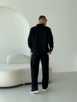 Мужская Плотная Хлопковая Черная Рубашка Прямого Кроя с Карманом на Груди