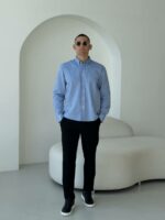 Мужская Базовая Хлопковая Голубая Рубашка Прямого Кроя - Классическая с Маленькой Вышивкой
