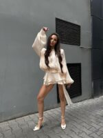 Женское Шелковое Белое Платье Мини с Объемным Верхом и Рукавами