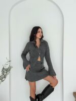 Женский Трикотажный Серый Костюм Двойка в Рубчик - Жакет с Воротником + Юбка Мини