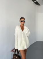 Женский Пушистый Молочный Кардиган Свободного Кроя на Пуговицах