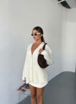 Женский Пушистый Молочный Кардиган Свободного Кроя на Пуговицах
