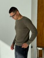 Мужской Базовый Свитер Хаки с Круглым Вырезом Горловины