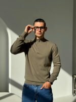 Мужской Классический Свитер Хаки с Высокой Горловиной на Замке