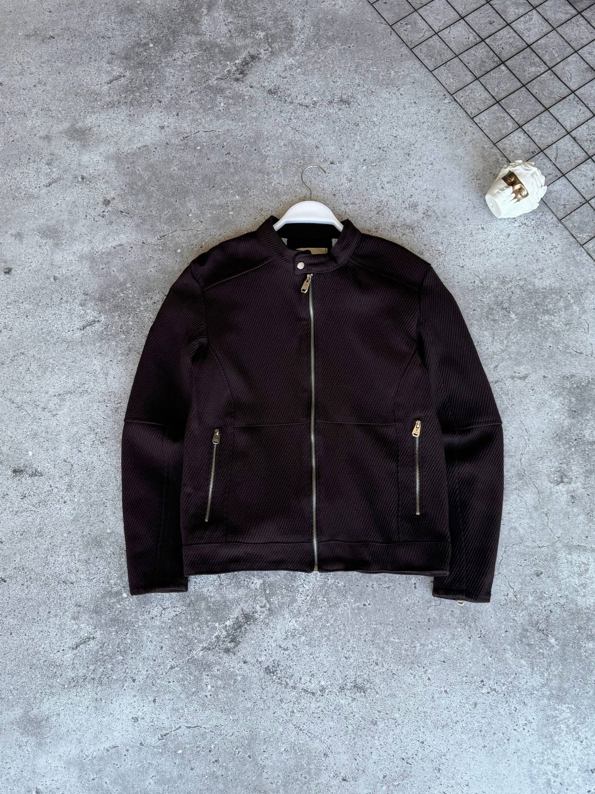 photo_2025-09-12_16-04-14 Мужская Демисезонная Куртка Марсала - Классическая на Молнии