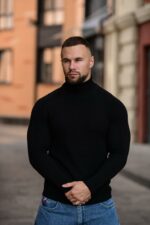 Мужской Черный Свитер с Высокой Двойной Горловиной и Ребрами на Рукавах