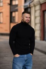 Мужской Черный Свитер с Высокой Двойной Горловиной и Ребрами на Рукавах