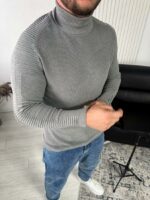 Мужской Серый Свитер с Высокой Двойной Горловиной и Ребрами на Рукавах