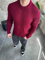 Мужской Теплый Базовый Бордовый Свитер Свободного Кроя со Спущенным Плечом