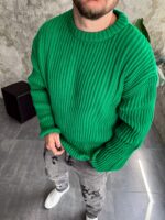 Мужской Теплый Базовый Зеленый Свитер Свободного Кроя со Спущенным Плечом