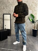 Мужской Свитер Хаки Свободного Кроя в Клетчатый Принт - Теплый с Высокой Двойной Горловиной